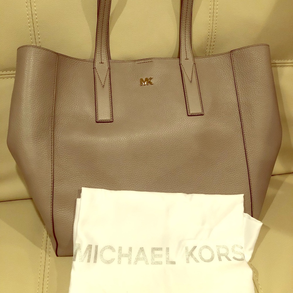 Michael Kors shoulder bag ❤️